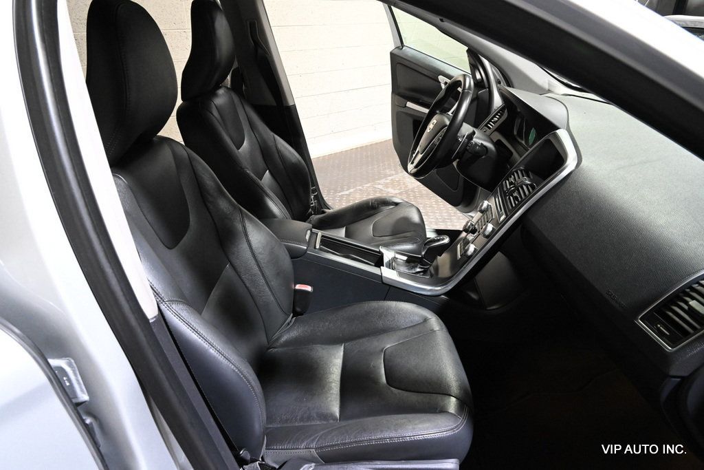 2015 Volvo XC60 FWD 4dr T6 Drive-E Premier Plus - 22817083 - 17