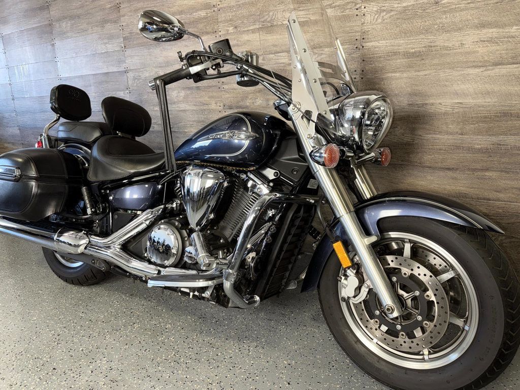 2015 Yamaha V Star 1300 Tourer SUPER CLEAN! - 22937092 - 1