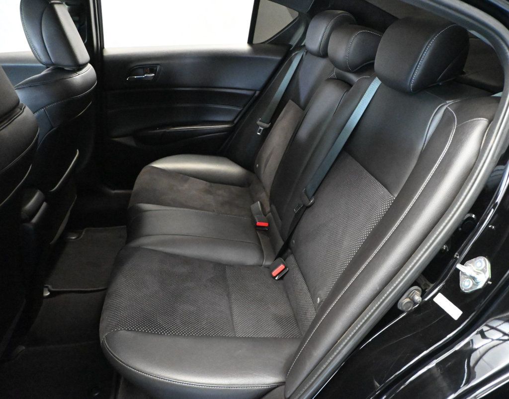 Acura ILX photo 17