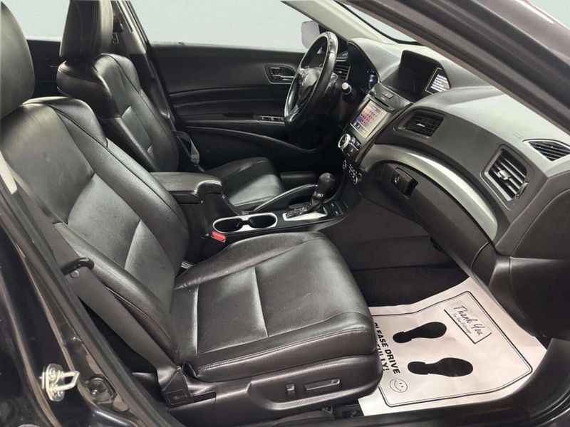 2016 Acura ILX 4dr Sedan w/Technology Plus Pkg - 23035565 - 19