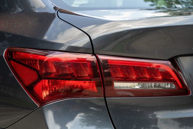 2016 Acura TLX LocalTrade/TLX-FWD/V6/TechnologyPkg/HeatedLeatherSeats - 23045454 - 13
