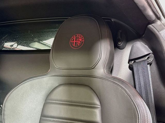 2016 Alfa Romeo 4C 2dr Coupe - 23058943 - 17