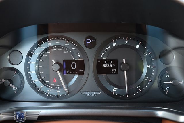 2016 Aston Martin Vanquish 2dr Volante - 23035599 - 30
