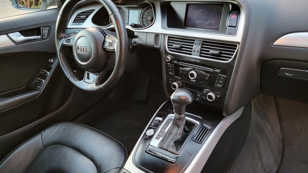 2016 Audi A4 4dr Sedan Automatic quattro 2.0T Premium - 22974000 - 44