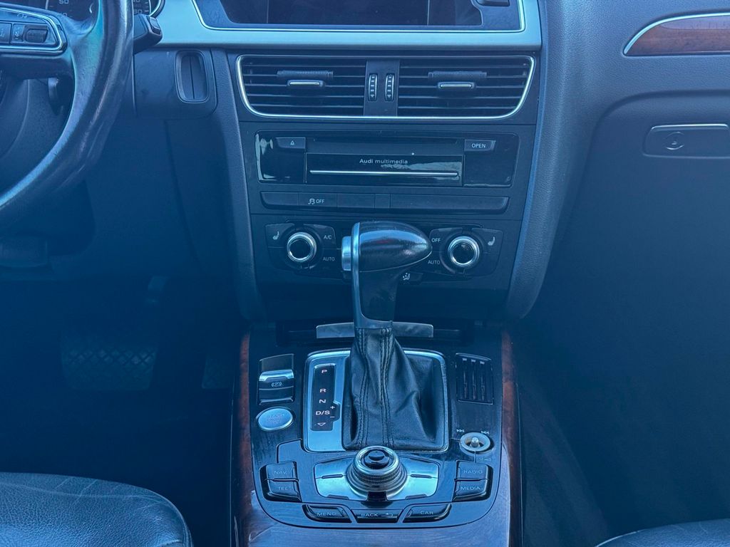 2016 Audi A4 4dr Sedan Automatic quattro 2.0T Premium Plus - 22986193 - 17