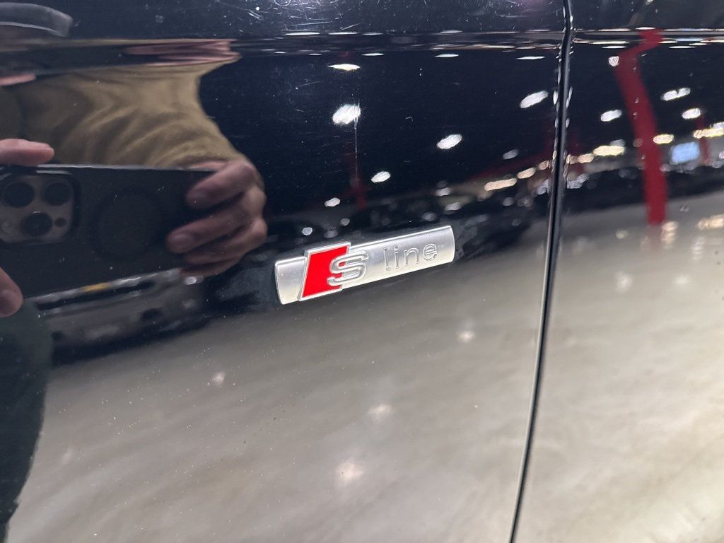 2016 Audi A4 4dr Sedan Manual quattro 2.0T Premium - 22973368 - 9