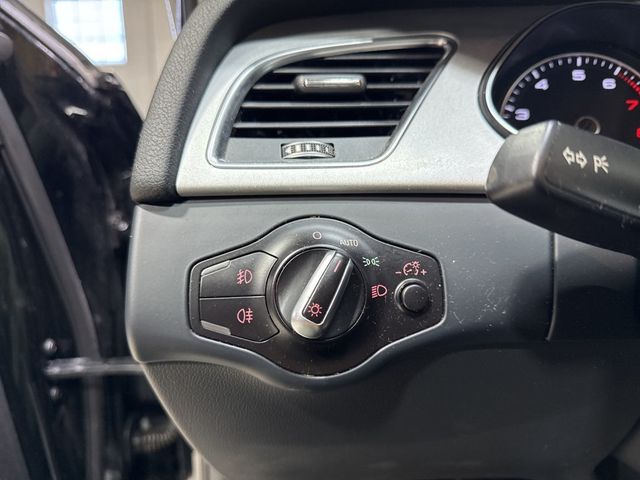 2016 Audi A4 4dr Sedan Manual quattro 2.0T Premium - 22973368 - 16