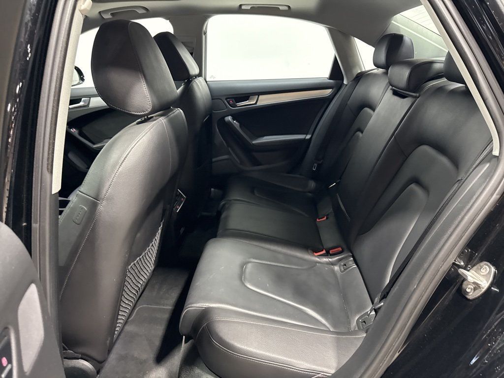 2016 Audi A4 4dr Sedan Manual quattro 2.0T Premium - 22973368 - 33