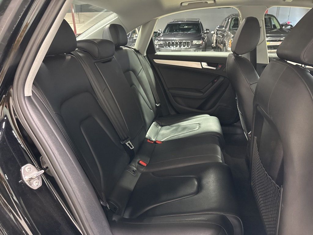 2016 Audi A4 4dr Sedan Manual quattro 2.0T Premium - 22973368 - 40