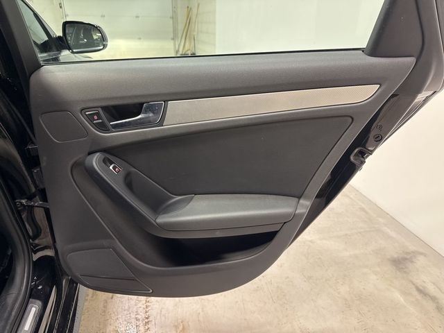 2016 Audi A4 4dr Sedan Manual quattro 2.0T Premium - 22973368 - 41