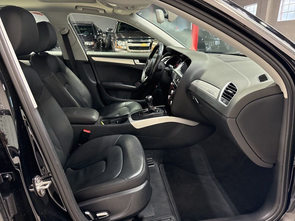 2016 Audi A4 4dr Sedan Manual quattro 2.0T Premium - 22973368 - 42
