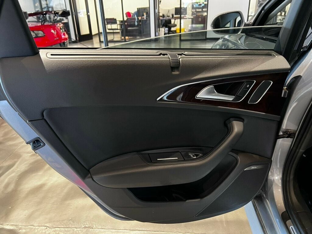 2016 Audi A6 LocalTrade/AWD/PrestigePkg/DriverAssistPkg/S LinePkg/BlackOptic - 23058747 - 10