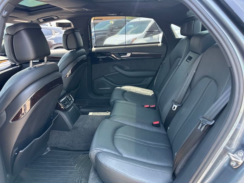 2016 Audi A8 L 4dr Sedan 3.0T - 23035954 - 14