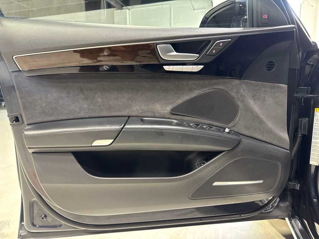 2016 Audi A8 L 4dr Sedan 3.0T - 23059377 - 22
