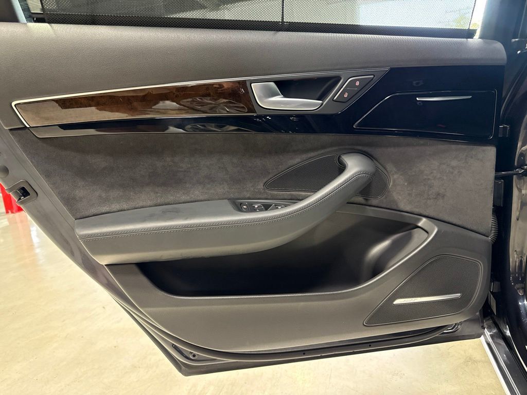 2016 Audi A8 L 4dr Sedan 3.0T - 23059377 - 25