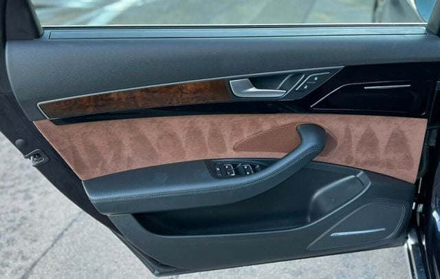 2016 Audi A8 L 4dr Sedan 3.0T - 22981744 - 16