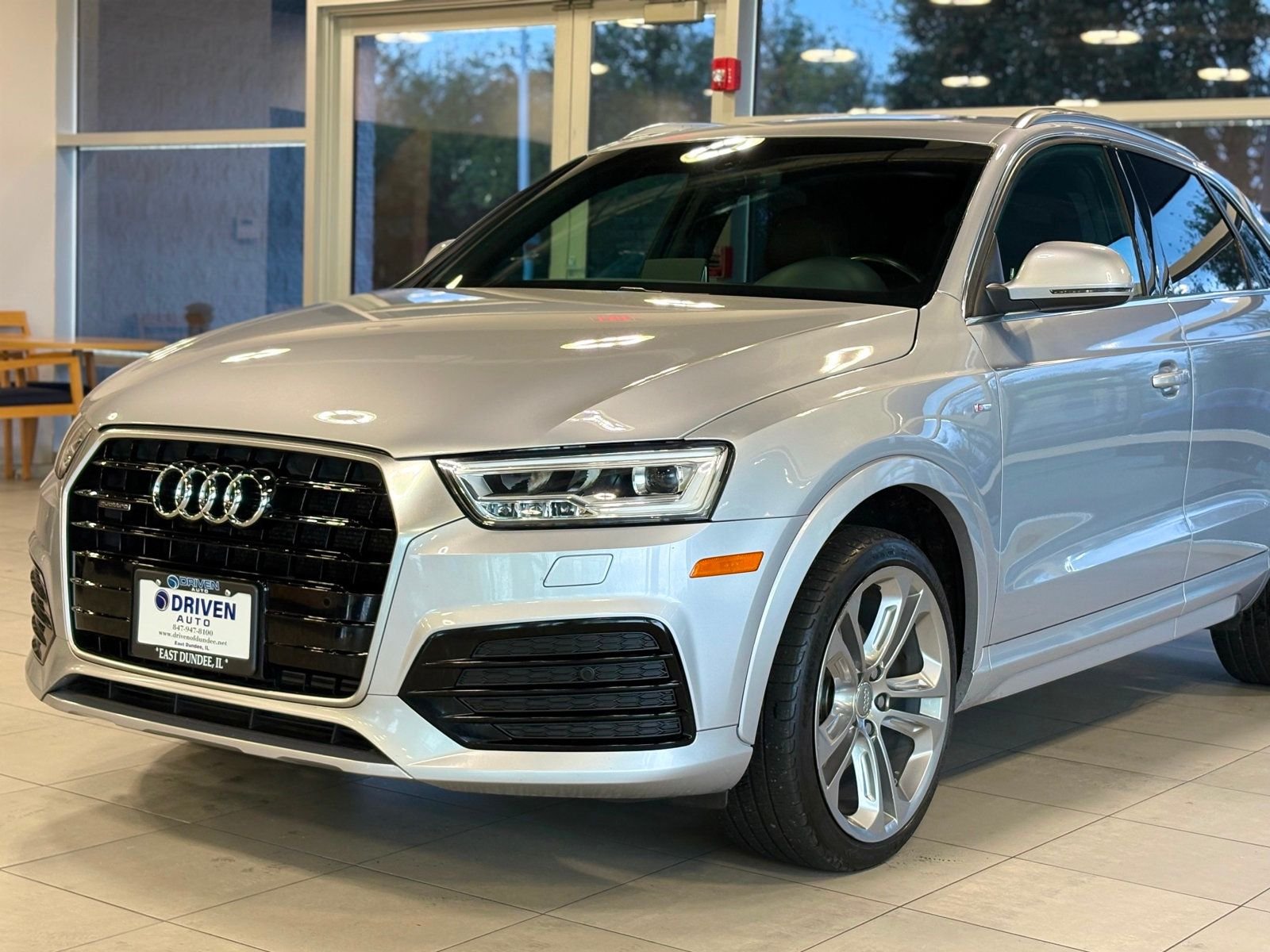 2016 Audi Q3 Prestige photo 2