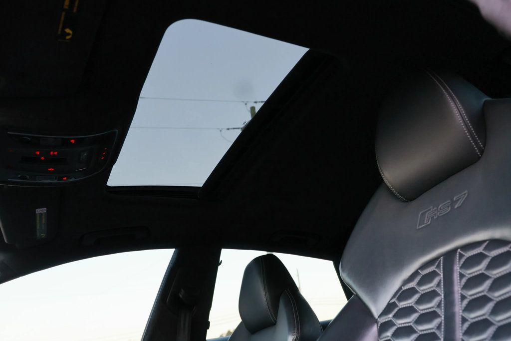 2016 Audi RS 7 4dr Hatchback Prestige - 22960962 - 30