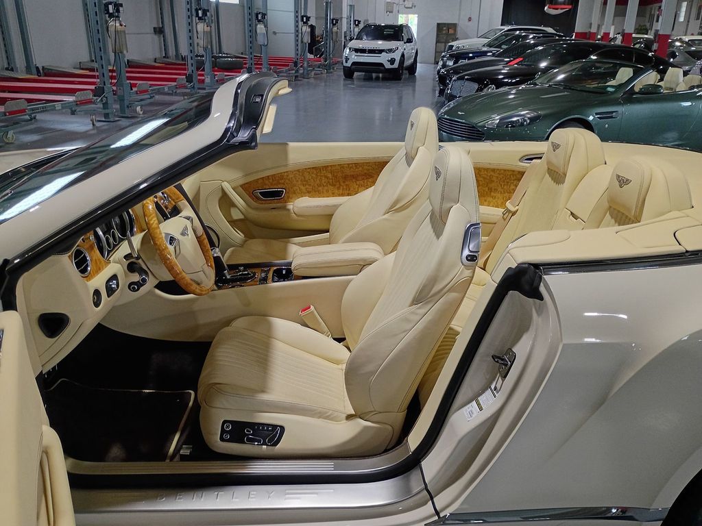 2016 Bentley Continental GT 2dr Convertible V8 Clean Carfax 4059 Miles - 23102580 - 14