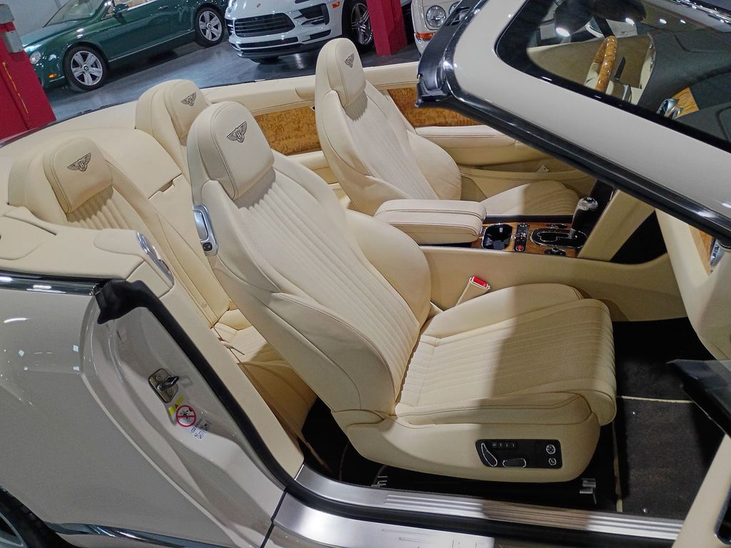 2016 Bentley Continental GT 2dr Convertible V8 Clean Carfax 4059 Miles - 23102580 - 33