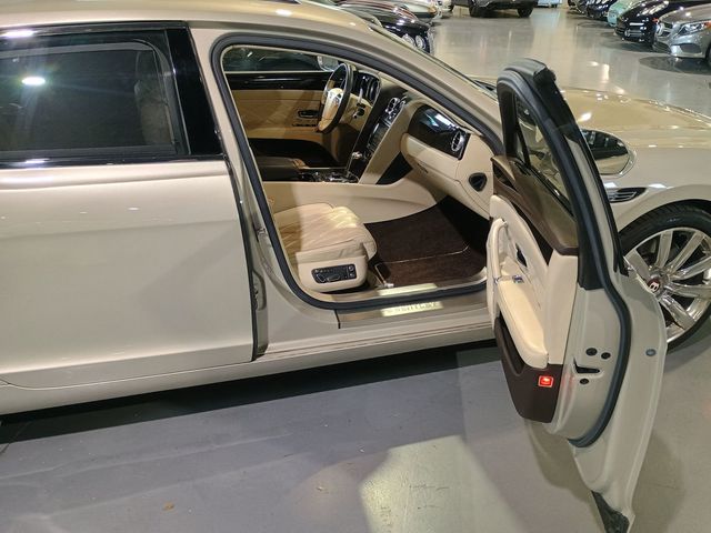 2016 Bentley Flying Spur 4dr Sedan V8 - 22938782 - 32