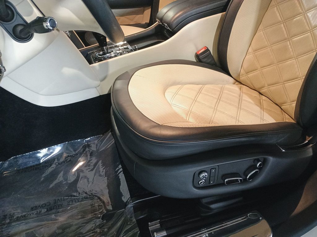 2016 Bentley Mulsanne 4dr Sedan Speed Clean Carfax Florida Car - 23018717 - 17