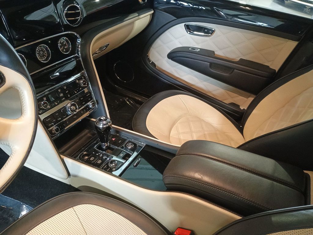 2016 Bentley Mulsanne 4dr Sedan Speed Clean Carfax Florida Car - 23018717 - 21