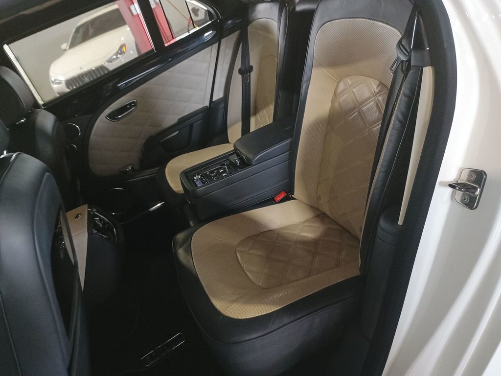 2016 Bentley Mulsanne 4dr Sedan Speed Clean Carfax Florida Car - 23018717 - 33