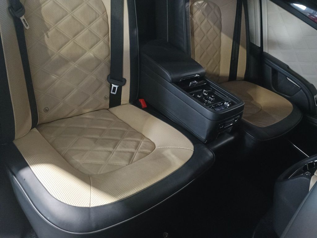 2016 Bentley Mulsanne 4dr Sedan Speed Clean Carfax Florida Car - 23018717 - 37