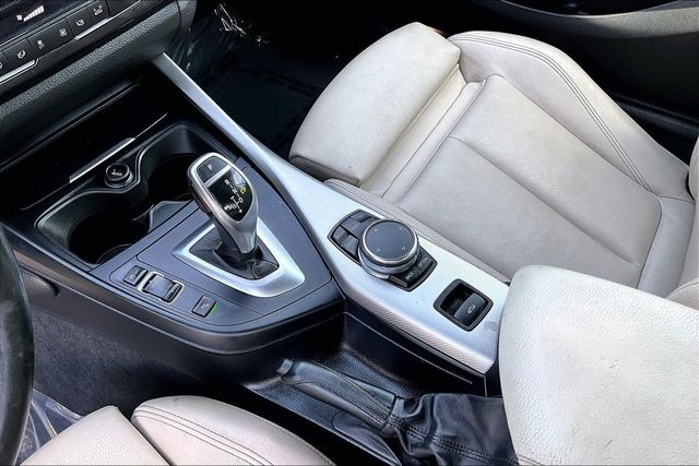 2016 BMW 2 Series M235i xDrive - 23015916 - 28