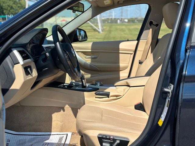 2016 BMW 3 Series 320i - 22914106 - 10