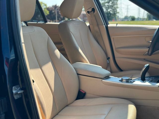 2016 BMW 3 Series 320i - 22914106 - 24