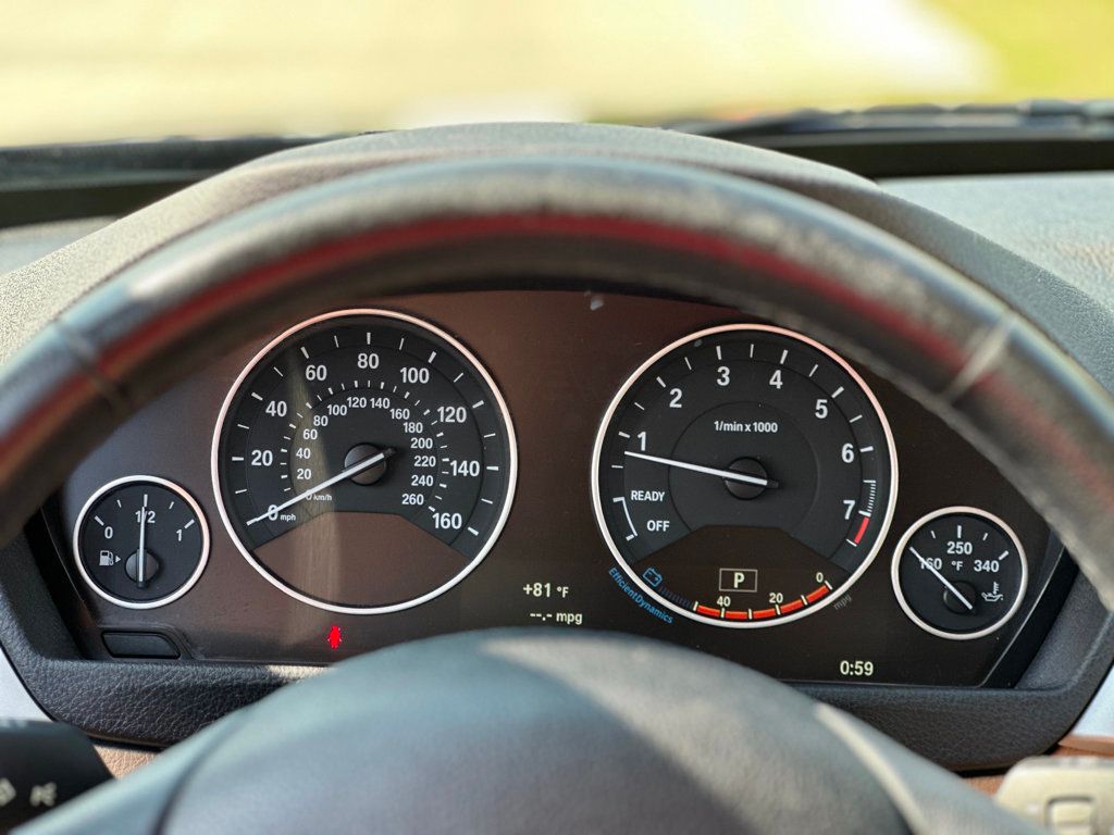 2016 BMW 3 Series 320i - 22914106 - 29