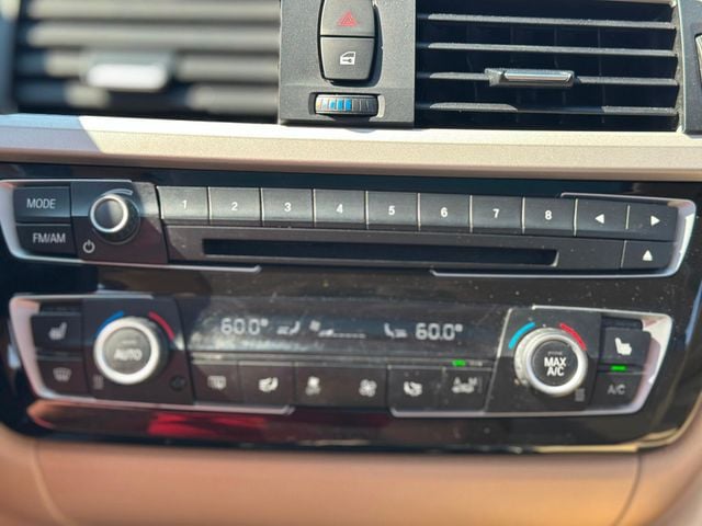 2016 BMW 3 Series 320i - 22914106 - 32