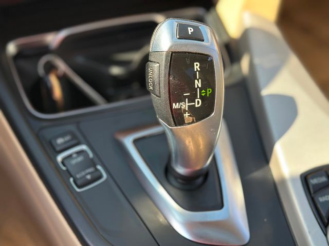 2016 BMW 3 Series 320i - 22914106 - 33