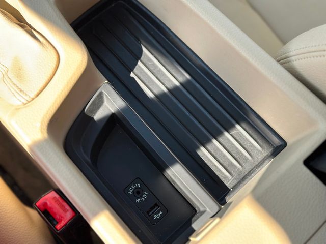 2016 BMW 3 Series 320i - 22914106 - 37