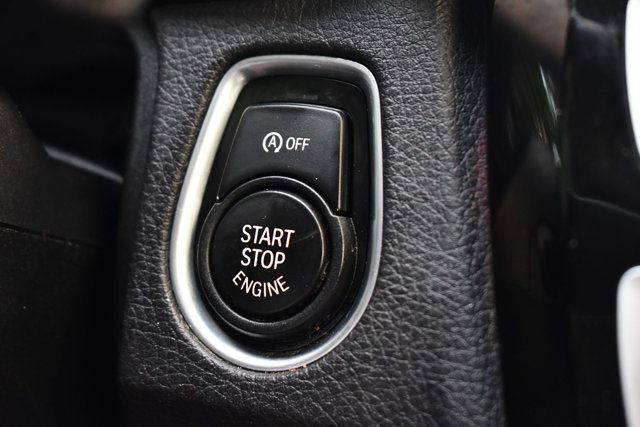 2016 BMW 3 Series 320i - 22884971 - 23