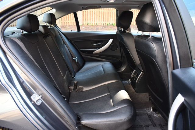 2016 BMW 3 Series 320i - 22884971 - 29