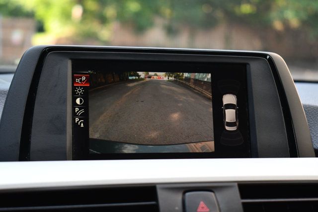 2016 BMW 3 Series 320i - 22884971 - 33