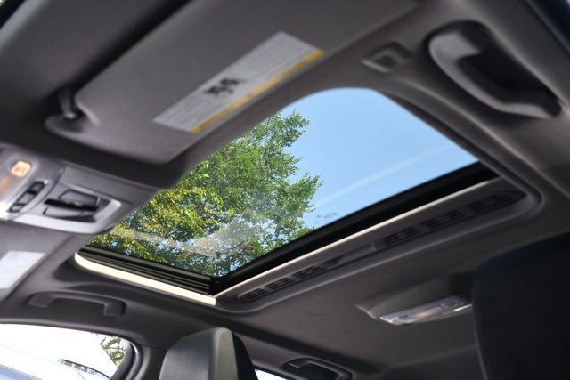 2016 BMW 3 Series 320i - 22884971 - 37