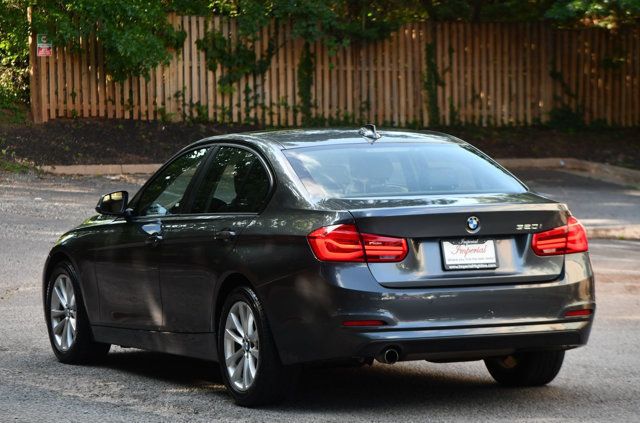 2016 BMW 3 Series 320i - 22884971 - 3