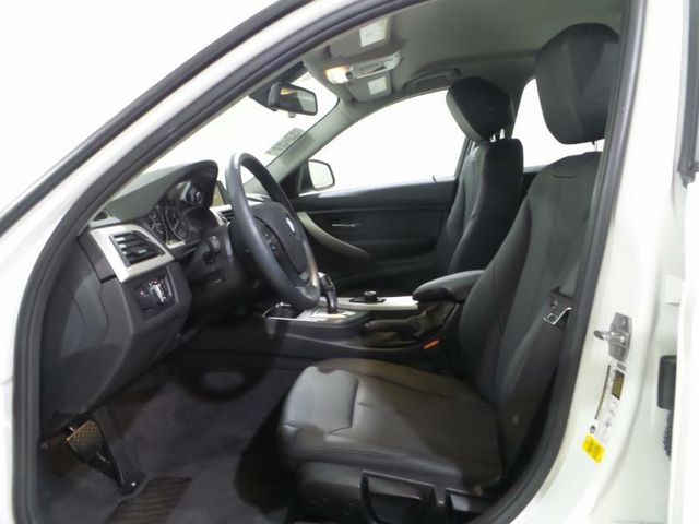 2016 BMW 3 Series 320i - 15400179 - 10