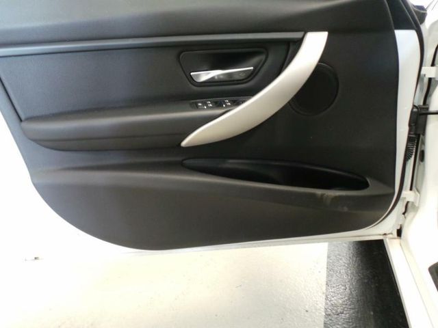 2016 BMW 3 Series 320i - 15400179 - 12