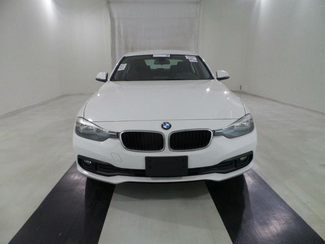 2016 BMW 3 Series 320i - 15400179 - 4