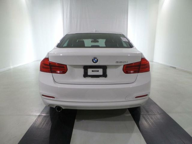 2016 BMW 3 Series 320i - 15400179 - 5