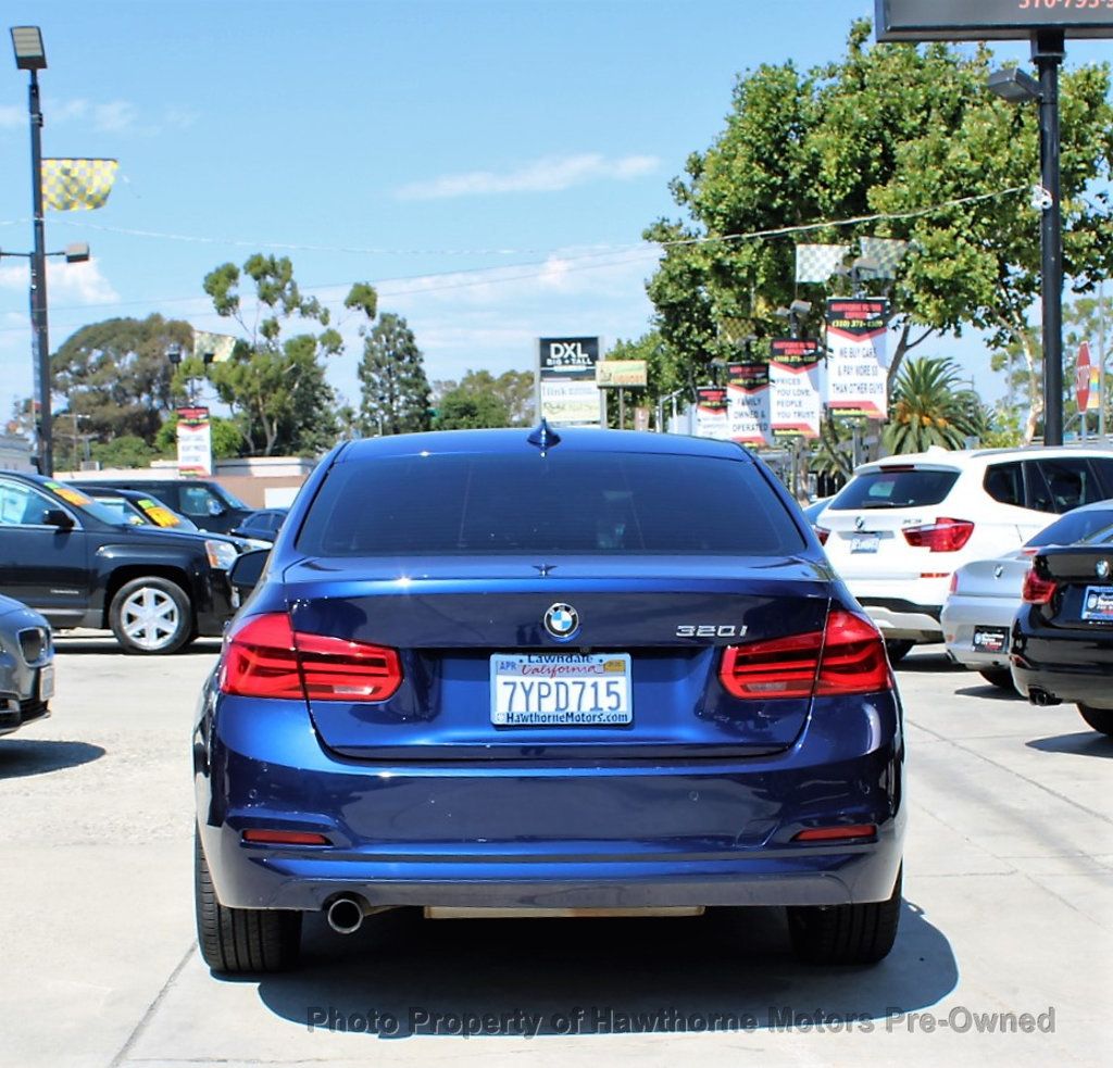 2016 BMW 3 Series 320i - 22570391 - 3