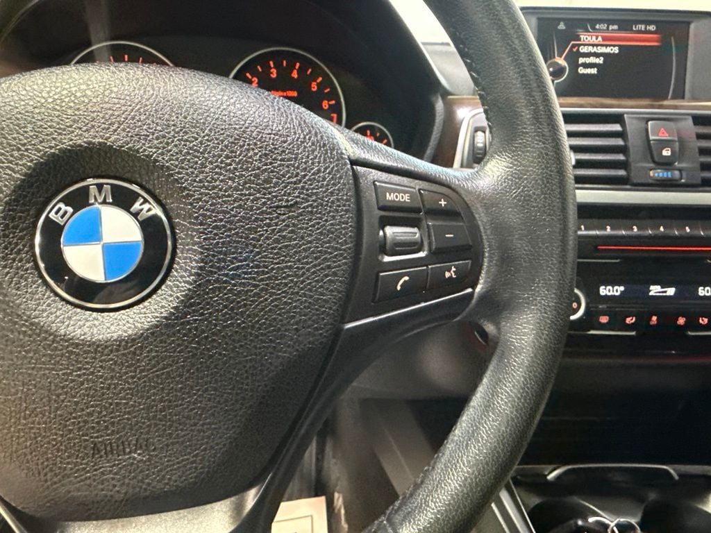 2016 BMW 3 Series 320i xDrive - 23045767 - 11
