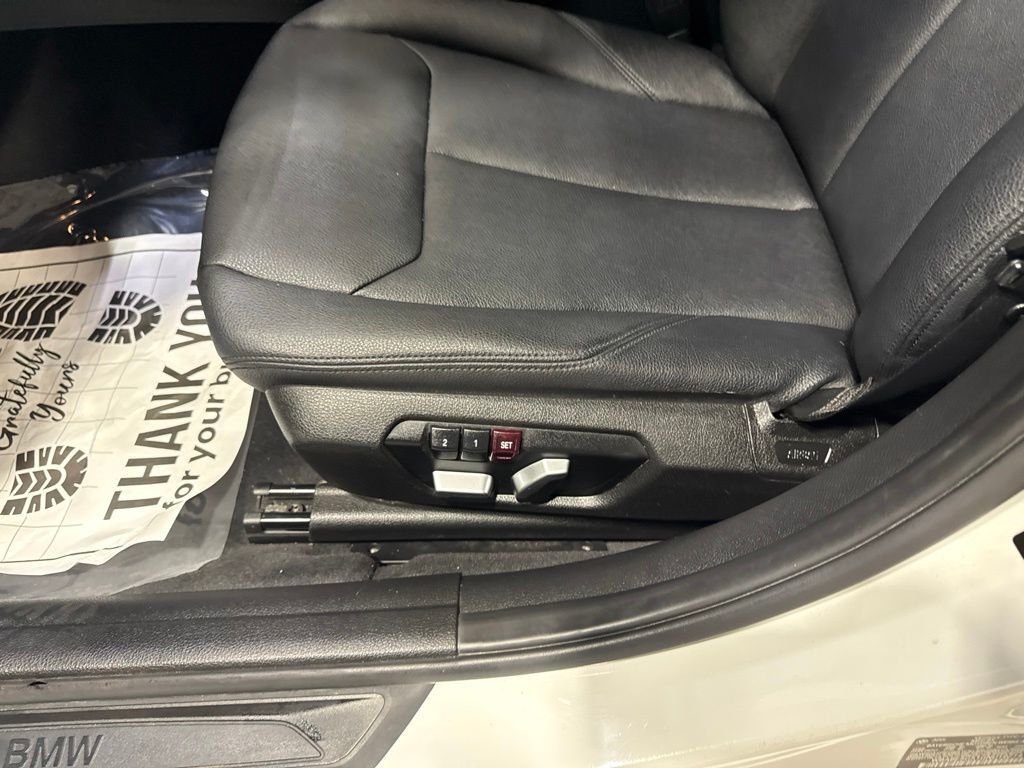 2016 BMW 3 Series 320i xDrive - 23045767 - 23