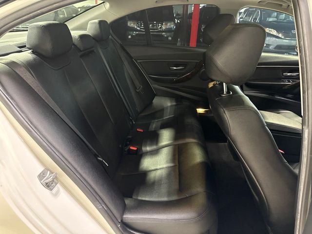 2016 BMW 3 Series 320i xDrive - 23045767 - 35