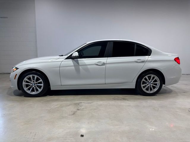 2016 BMW 3 Series 320i xDrive - 23045767 - 3